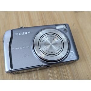 Fujifilm FinePix Digital Camera 8.3 Mega F45FD/R 2.5" LCD Silver Zoom